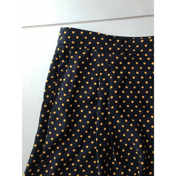 Ann Taylor High Waist Pleated Polka Dots Shorts - Picture 4 of 11